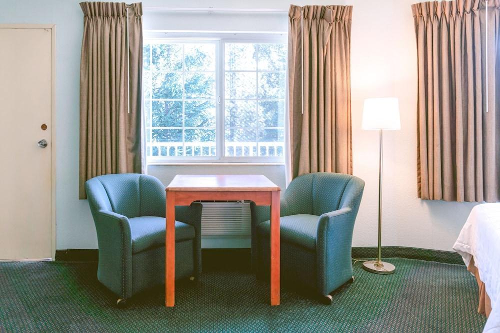 Riverfront Inn 로즈버그 외부 사진