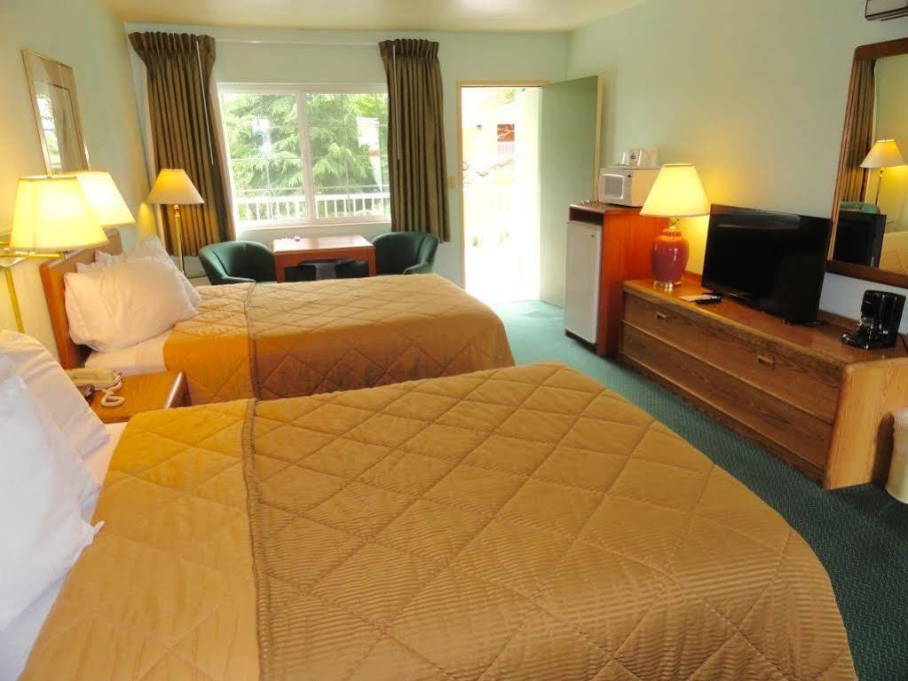 Riverfront Inn 로즈버그 외부 사진